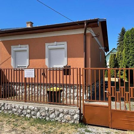 شقة Hello Apartman Mezőkövesd المظهر الخارجي الصورة